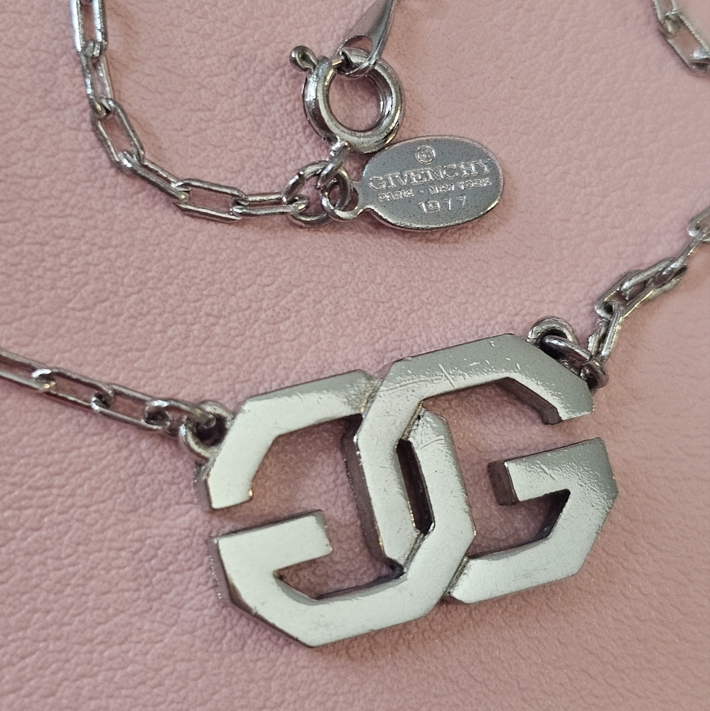 ✨ Givenchy Vintage Silver Tone Double G Logo Pendant Necklace ✨